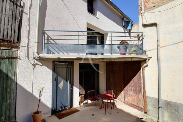 ANCIENNE BATISSE ENTIEREMENT RÉAMÉNAGÉE DEVELOPPANT 150 M² + GARAGE ET GRANGE