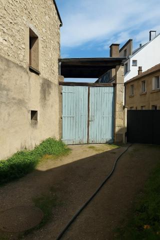 Corps de ferme situé au centre ville d'Herblay Sur Seine 200 m2