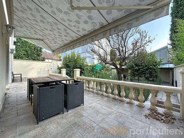 Vente
                Maison116,74 m² - 5 Pièces -
                    SAINT MAUR DES FOSSES (94100)