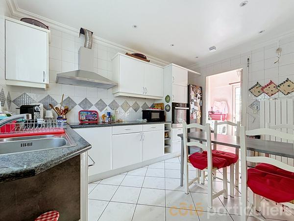 Vente
                Maison116,74 m² - 5 Pièces -
                    SAINT MAUR DES FOSSES (94100)
