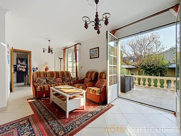 Vente
                Maison116,74 m² - 5 Pièces -
                    SAINT MAUR DES FOSSES (94100)