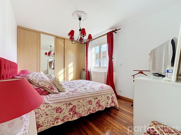 Vente
                Maison116,74 m² - 5 Pièces -
                    SAINT MAUR DES FOSSES (94100)