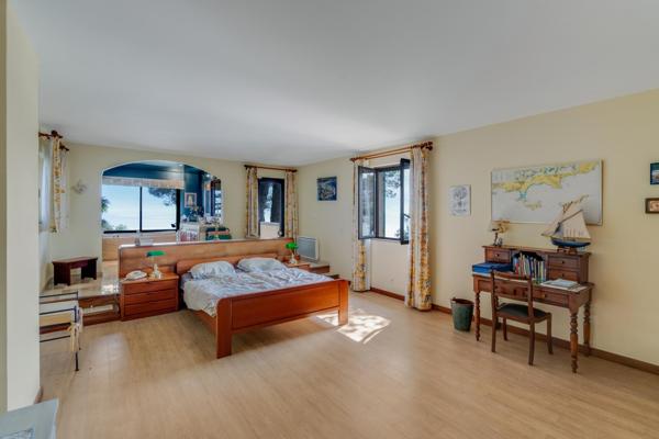 Maison à vendre  6 pièces - 160 m2 CAVALAIRE SUR MER - 83