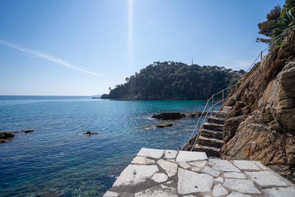 Maison à vendre  6 pièces - 160 m2 CAVALAIRE SUR MER - 83