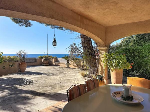 Maison à vendre  6 pièces - 160 m2 CAVALAIRE SUR MER - 83