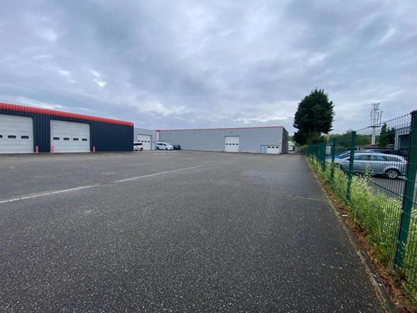 Ensemble immobilier mixte Entrepôts + bureaux + logements+terrain  Wittenheim 68720