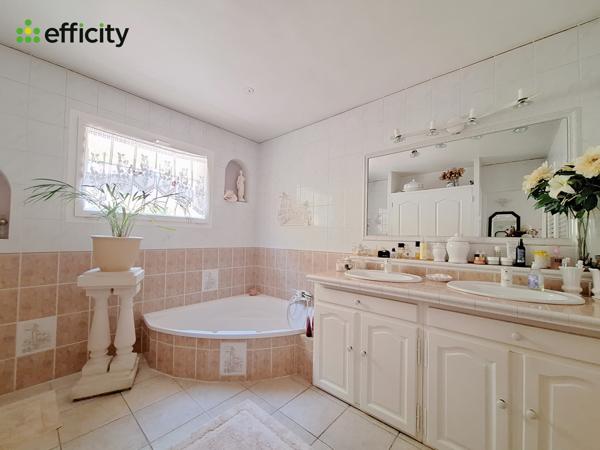 Maison 6 pièces - 168 m² Exclusivité efficity