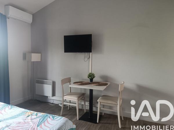 Location appartement 1 pièce 30 m² Arles