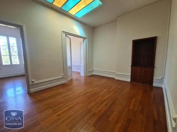 Appartement à louer 3 pièces 97m² Tours (37000)