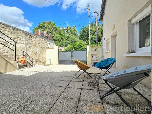 Vente
                Maison97 m² - 5 Pièces -
                    AMBOISE (37400)