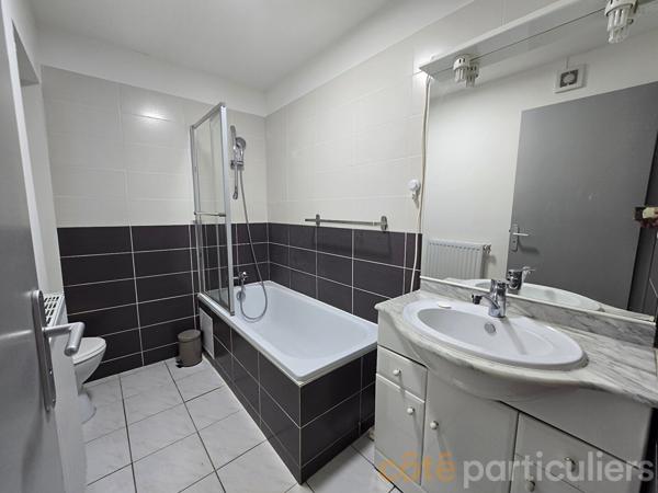 Vente
                Maison97 m² - 5 Pièces -
                    AMBOISE (37400)