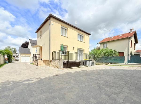 Deux maisons à Domont sur 713 m², 195 m² habitables et 7 chambres