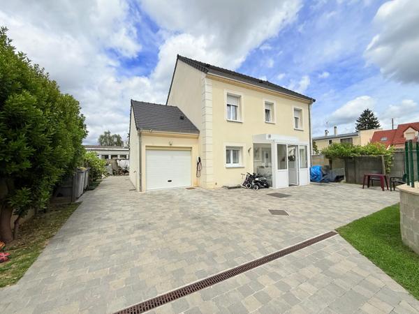 Deux maisons à Domont sur 713 m², 195 m² habitables et 7 chambres