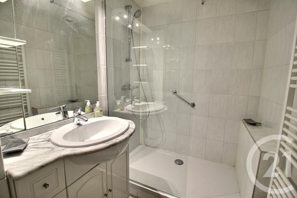 Maison à vendre  4 pièces - 105,19 m 2   PESSAC  - 33
