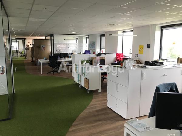 Bureaux à vendre ou à louer à Sainghin-en-Mélantois proche axes routiers