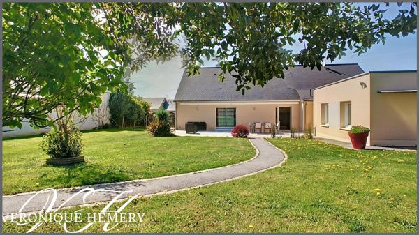 Pavillon de plain pied aux prestation complètes avec double garage et dépendance de 40 m2