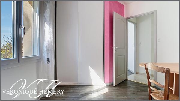 Pavillon de plain pied aux prestation complètes avec double garage et dépendance de 40 m2