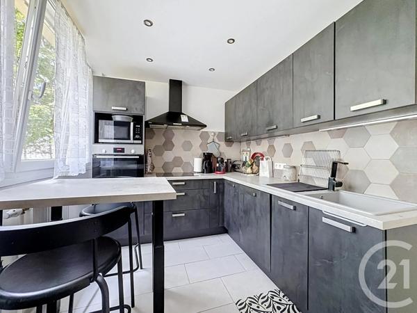 Appartement F5 à vendre  5 pièces - 91,50 m 2   COMPIEGNE  - 60