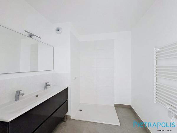 AGDE – APPARTEMENT T4 - TERRASSE 36 m² – PARKING – ASCENSEUR – 2EME ÉTAGE