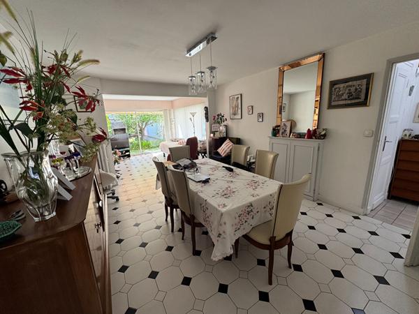 33100 BORDEAUX BASTIDE - Maison 5 pièces de 91 m2 avec jardin et double garage à vendre