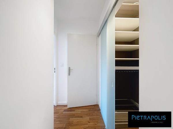 2 pièces possibilité 3 pièces, dernier étage avec terrasse, place de parking, immeuble de 2018