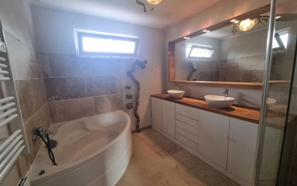 Maison à vendre    7 pièces • 175 m2 Montfavet - Avignon