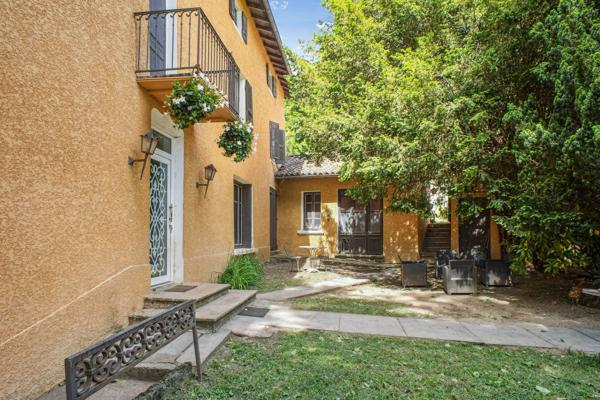Vente Maison de luxe Reyrieux 14 Pièces 335 m²