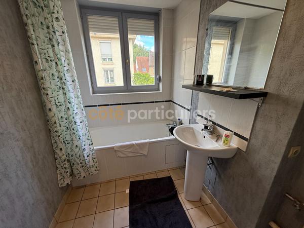 Vente
                Appartement75 m² - 4 Pièces -
                    SAINT POL SUR TERNOISE (62130)