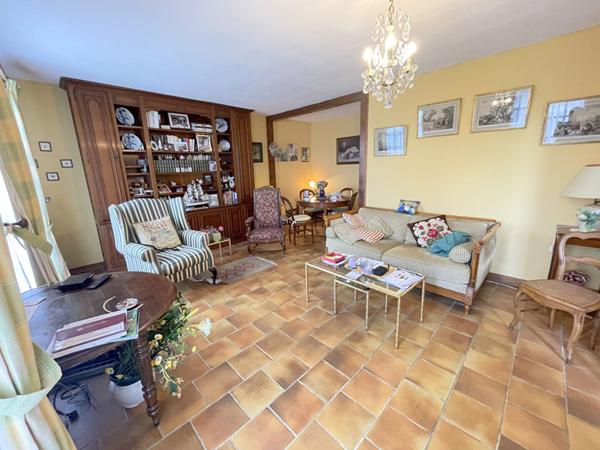 A VENDRE - Maison de PLAIN PIED 2 chambres / 78 m² / jardin en centre-ville de Chaumont En Vexin