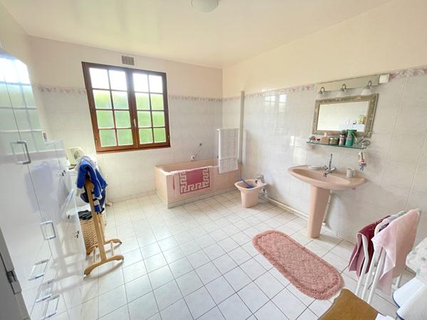 A VENDRE - Maison de PLAIN PIED 2 chambres / 78 m² / jardin en centre-ville de Chaumont En Vexin