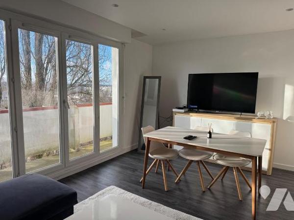 Brest, BELLEVUE. A proximité immédiate  du tramway et des facs.
Appartement t4 situé au 4ème e...