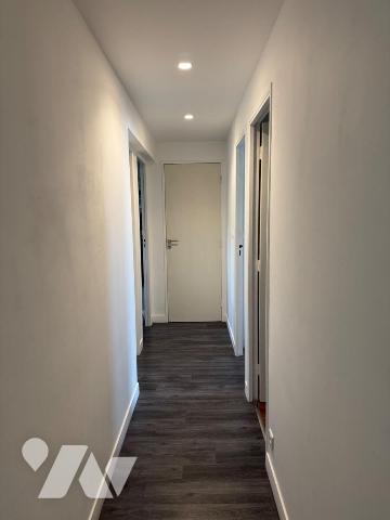 Brest, BELLEVUE. A proximité immédiate  du tramway et des facs.
Appartement t4 situé au 4ème e...