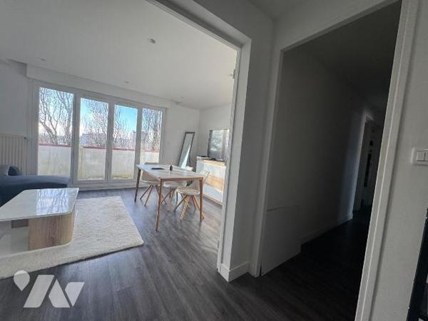 Brest, BELLEVUE. A proximité immédiate  du tramway et des facs.
Appartement t4 situé au 4ème e...