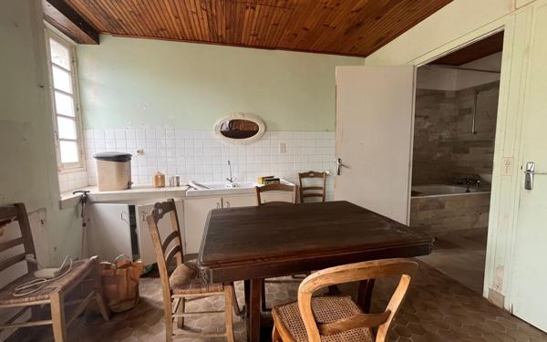 Maison à vendre    8 pièces •  Spézet