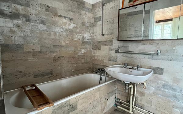 Maison à vendre    8 pièces •  Spézet