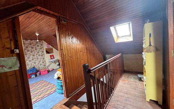 Maison à vendre    8 pièces •  Spézet