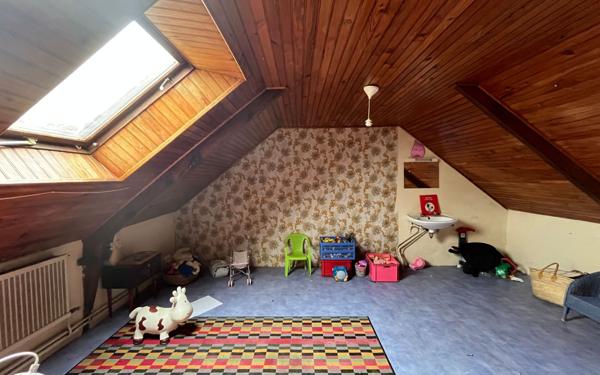 Maison à vendre    8 pièces •  Spézet