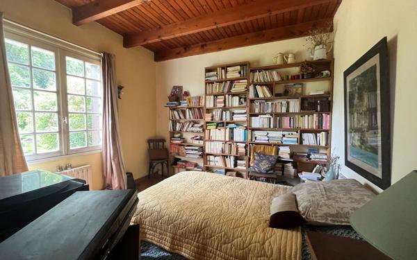 Maison à vendre    8 pièces •  Spézet