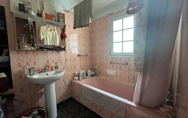 Maison à vendre    8 pièces •  Spézet