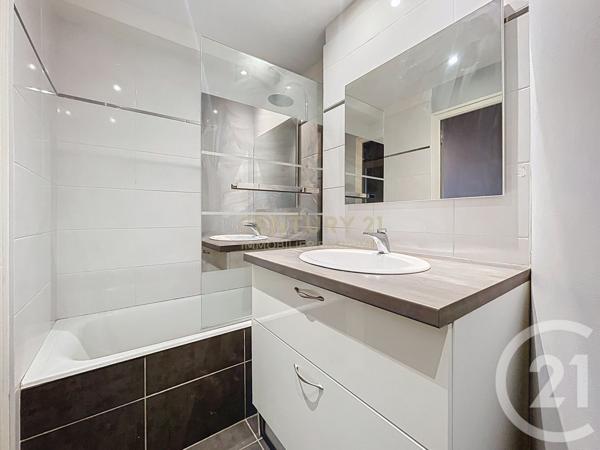 Appartement F4 à vendre  4 pièces - 91,86 m2 BOURGOIN JALLIEU - 38