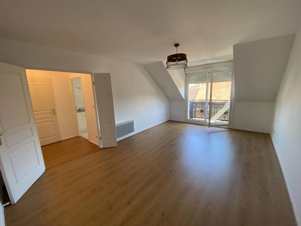 A LOUER - Appartement à Chaumont En Vexin - 2 chambres - 59 m² - balcon - 1 place de parking