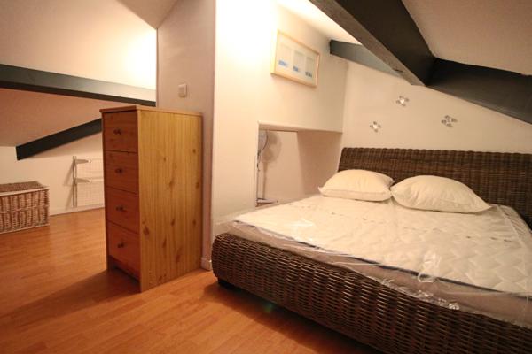 Lyon (69008) T1 meublé tout équipé + place de parking en sous sol - Disponible le 16/03 !