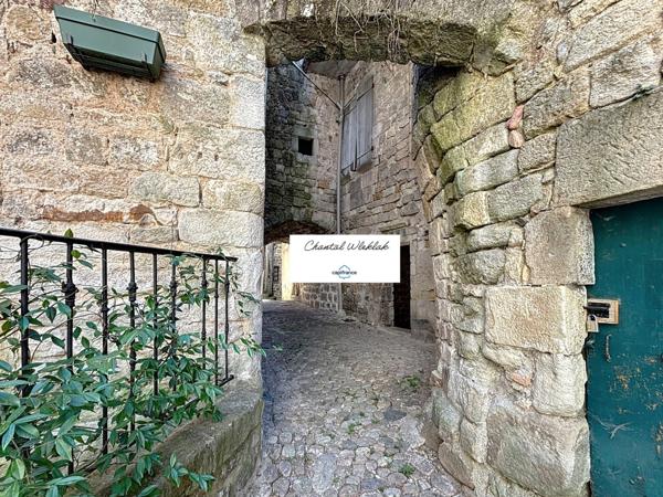 Immeuble à vendre LARGENTIERE (07) 340 m2 dont 190 m2 Habitables -