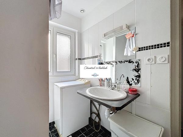 Immeuble à vendre LARGENTIERE (07) 340 m2 dont 190 m2 Habitables -