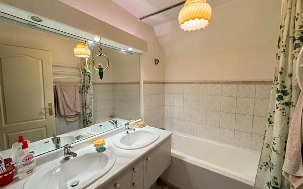 Maison à vendre    6 pièces • 146,48 m2 Noisy-le-Grand