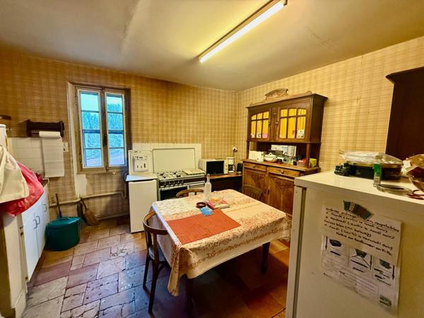 Maison / Immeuble avec cour et dépendances – Hypercentre de Lavaur