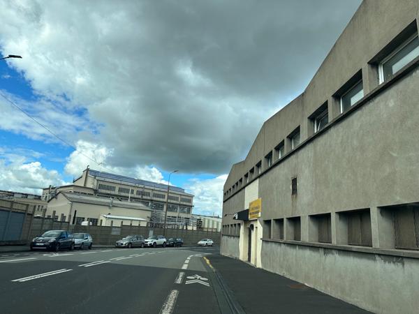 Clermont-Ferrand (63100) Immeuble pour activité ou pour projet foncier.