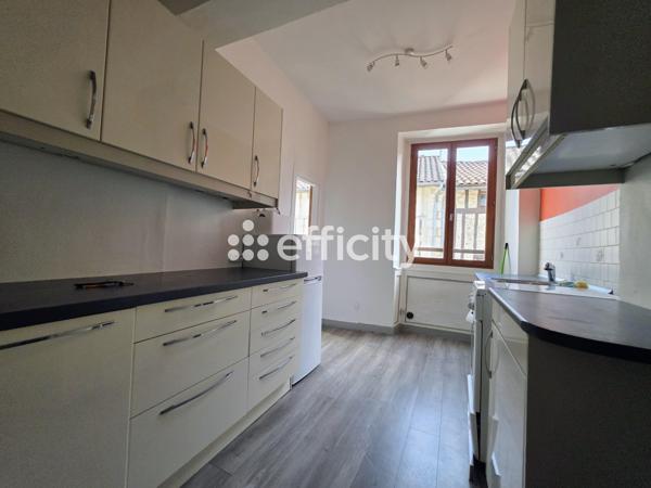 Immeuble 8 pièces - 140 m²