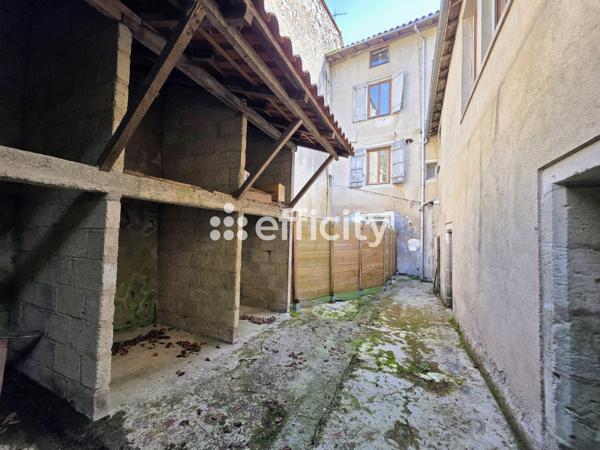 Immeuble 8 pièces - 140 m²