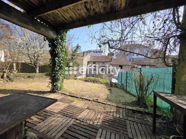 Immeuble 8 pièces - 140 m²